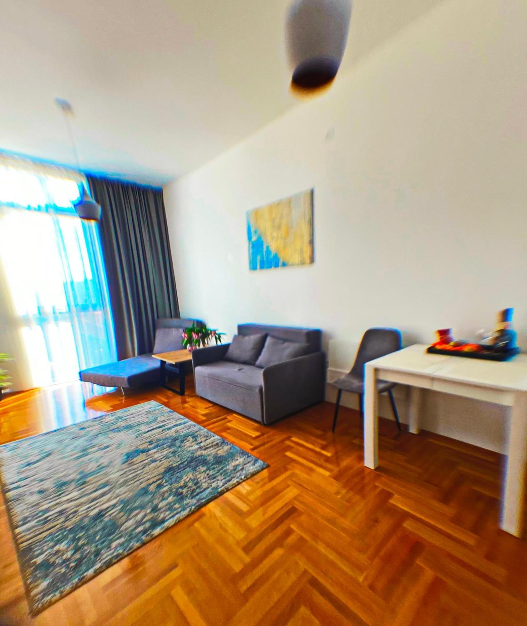 Apartment Sova Tivat Exteriör bild