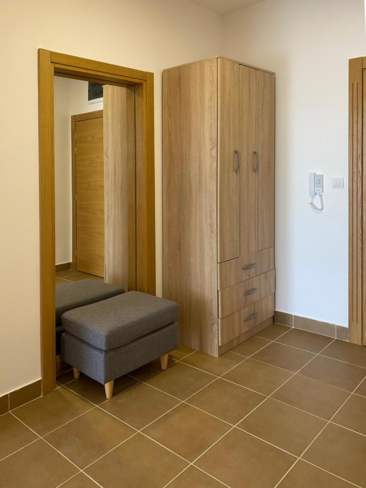 Apartment Sova Tivat Exteriör bild
