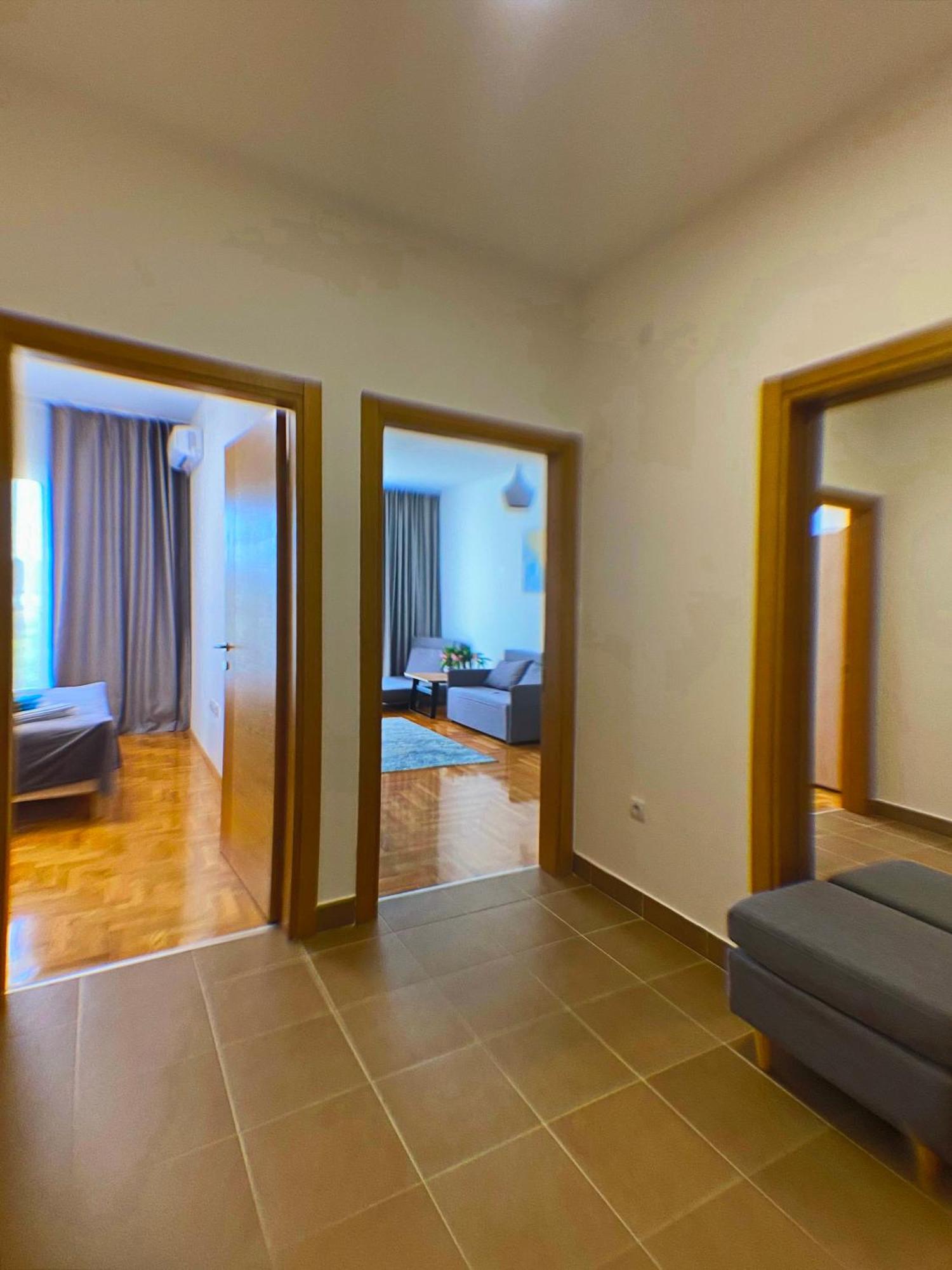 Apartment Sova Tivat Exteriör bild