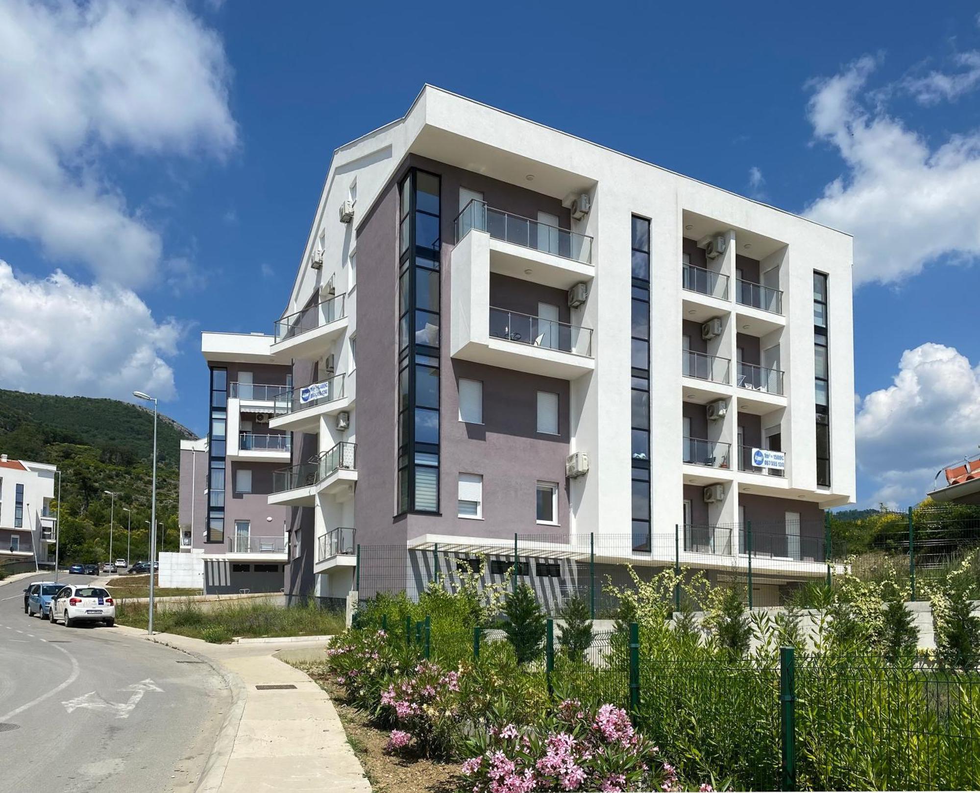 Apartment Sova Tivat Exteriör bild